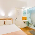 Guest 2 Boutique House Апартаменти