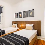 Guest 2 Boutique House Апартаменти *