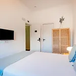 Guest 2 Boutique House *