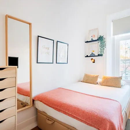 Guest 2 Boutique House 旅馆