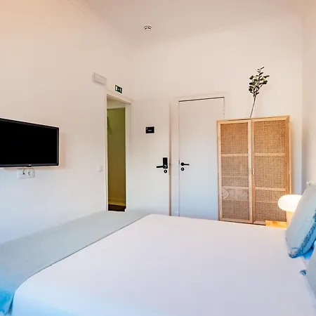 Guest 2 Boutique House Hostel